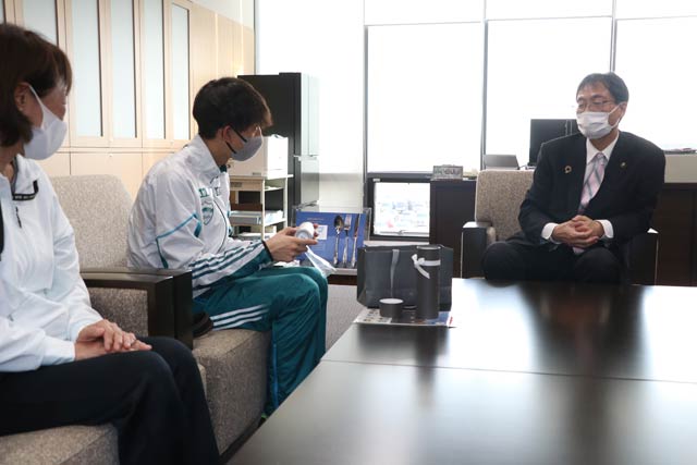 岸本さんと鈴木市長