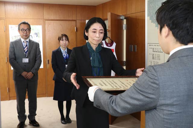 特殊詐欺被害を未然防止した新潟県労働金庫三条支店と職員に感謝状を贈呈