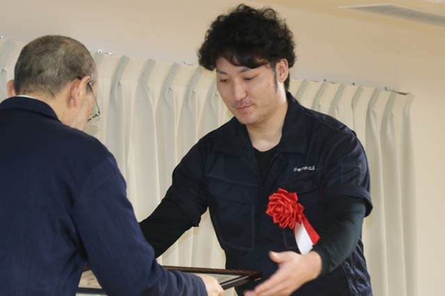 (有)せきかわ工芸の関川慎也さん