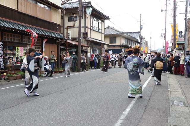 弥彦芸妓の手踊り