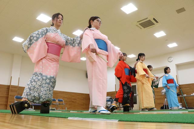 おいらん役の練習