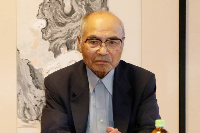 2020年10月6日に藤家市議の市議補選出馬会見に後援会長として同席した鳶田さん