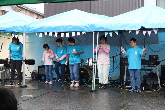 ステージイベントの「まつぼっくり」