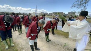 弥彦ブランド米「伊彌彦米」の豊作を願う御田植え祭