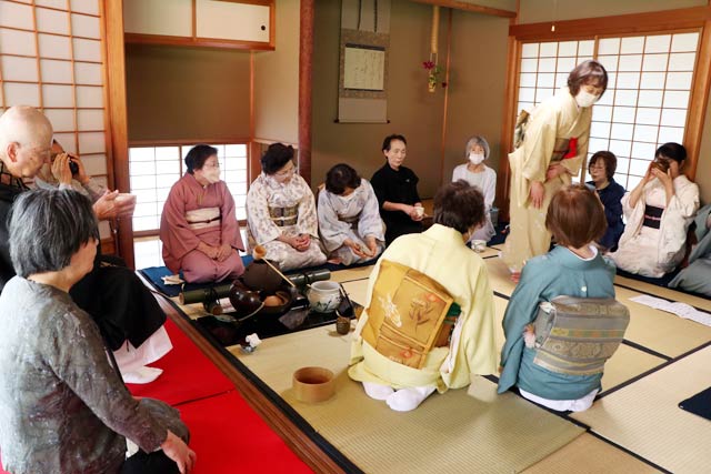 茶室「指月亭」の「良寛席」