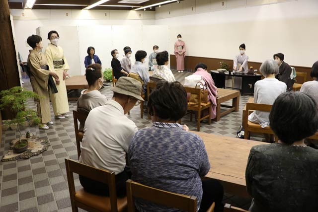 お休み処「和らぎ家」の「貞心尼席」