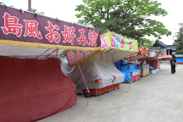 境内の露店は準備完了