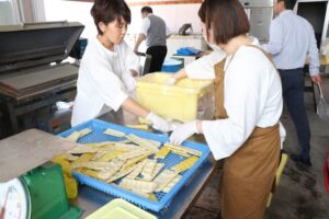 「道の駅たがみ」のメンマ作り
