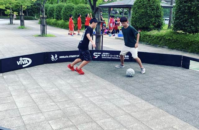 ストリートサッカー