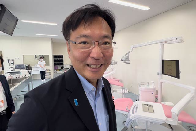 初めて三条看護・医療・歯科衛生専門学校に入った国定勇人衆院議員