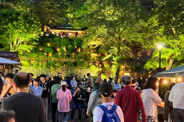 20日の楽山苑のライトアップ