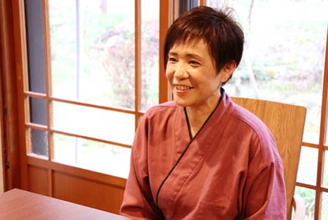 嵐渓荘で30年近く働く目黒満美さん