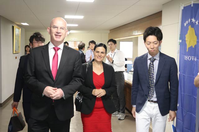 サブリ・キチマリ駐日大使夫妻を上田副市長がエスコート