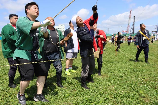3日の三条凧合戦