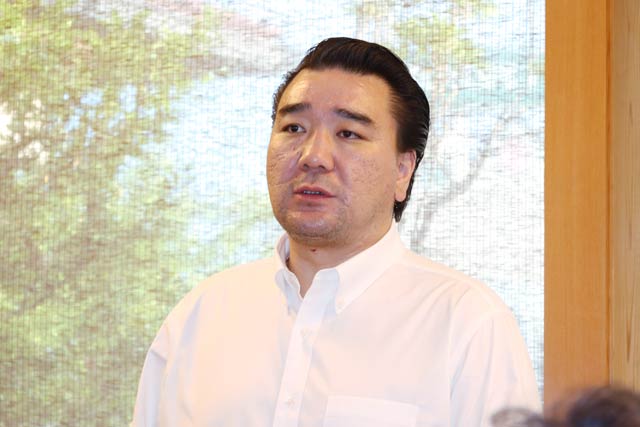 2日間で燕三条地域の学校や企業を駆け足で回った日馬富士さん
