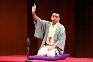 加茂文化会館大ホール改修後初の自主事業 林家たい平さんの独演会に500人以上が来場して感動や驚きも満喫