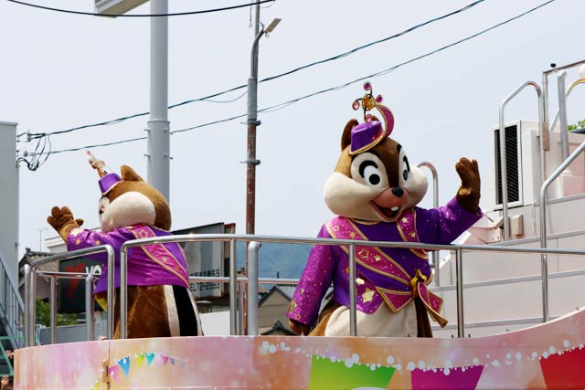 まき夏まつりにディズニーパレードがやってきた
