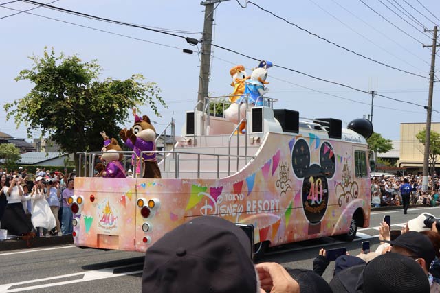 まき夏まつりにディズニーパレードがやってきた