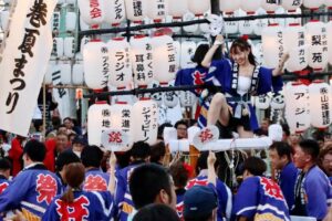 新潟でいちばん早い「まき夏まつり」はやかた竿燈が締めくくる