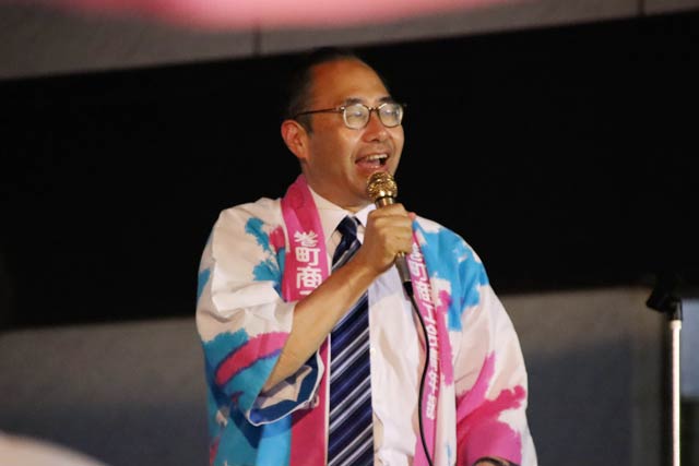 まき夏まつりのやかた竿燈