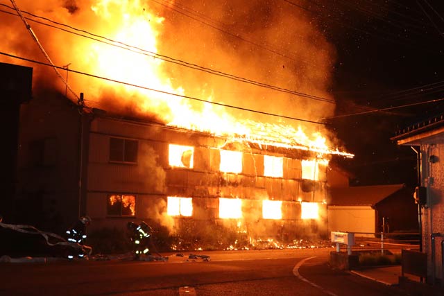 燕市の火災現場