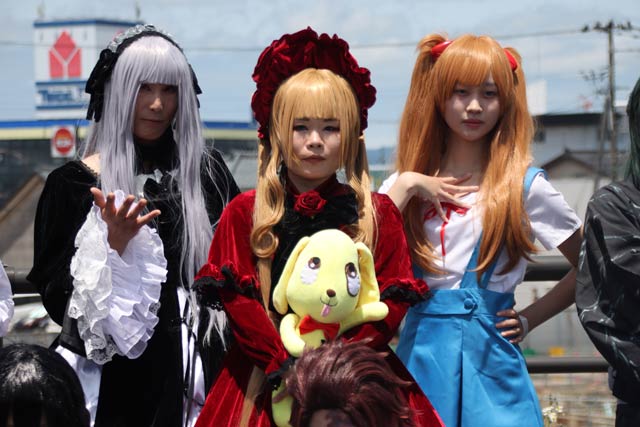 撮影化のコスプレイヤー