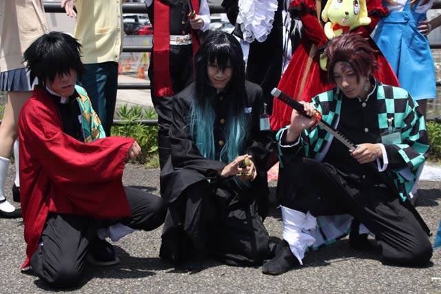 撮影化のコスプレイヤー