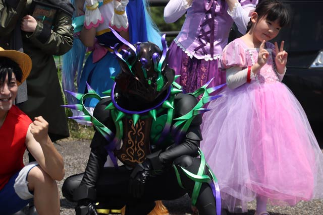 撮影化のコスプレイヤー