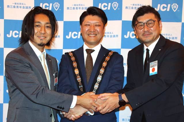 左から監事候補の齋藤和也さん、理事長候補の結城義博さん、監事候補の清野恵介さん