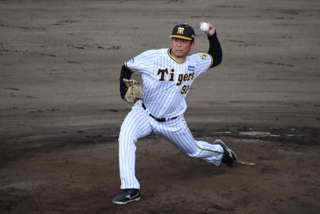 8回表だけ登板して2三振の好投で会場をわかせた三条市出身の阪神・渡邉雄大投手