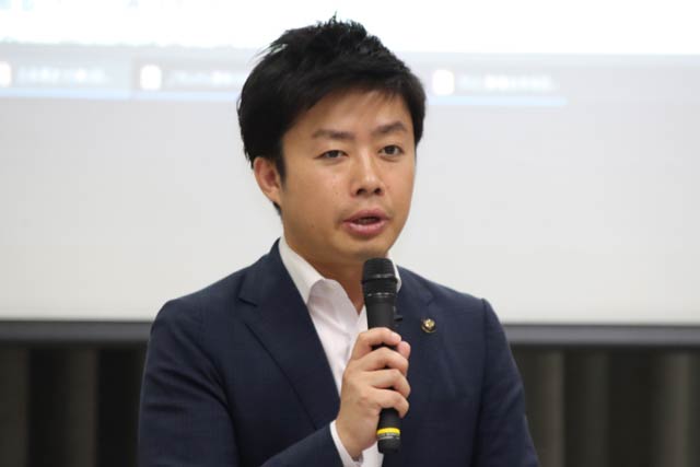 協賛会名誉会長の滝沢亮三条市長