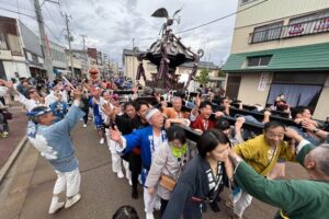 燕1000人みこし