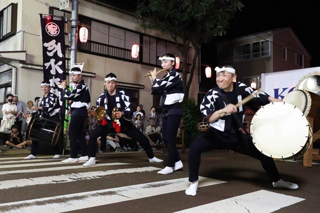 分水まつりの太鼓の響演に初めて鼓童が出演