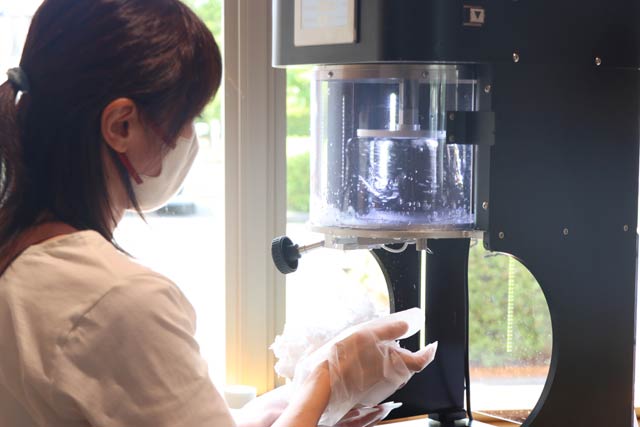 ふわふわかき氷を生み出すサカタ製作所のかき氷機