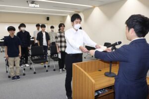 三条市立大学で三条市諸橋轍次博士奨学金奨学生認定式