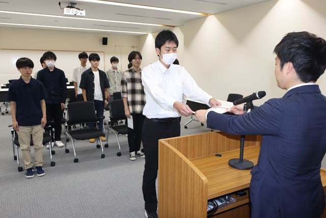 三条市立大学で三条市諸橋轍次博士奨学金奨学生認定式