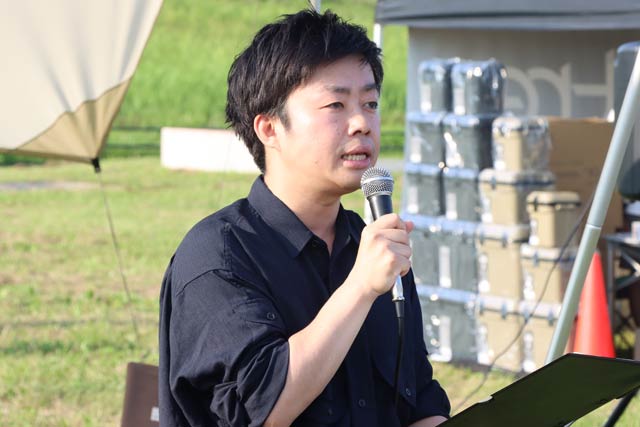 「アウトドアのまち三条」宣言を行う滝沢市長
