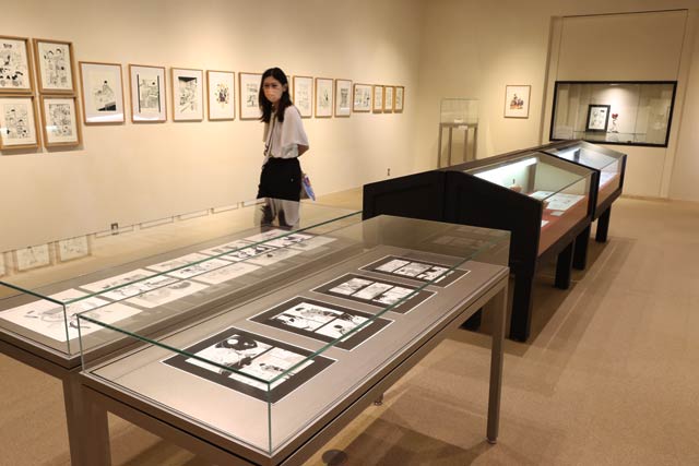 燕市産業史料館で開かれている「クプルムの花嫁のセカイ展～おかわり～」