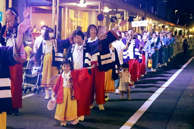三条夏まつりの民謡踊り流し