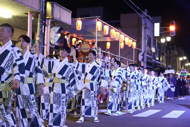 三条夏まつりの民謡踊り流し