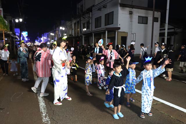 三条夏まつりの民謡踊り流し