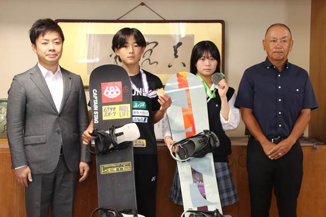 滝沢市長と記念写真