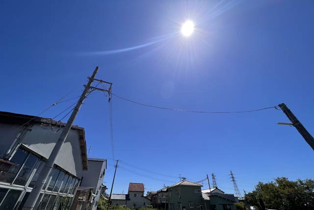 雲ひとつない青空