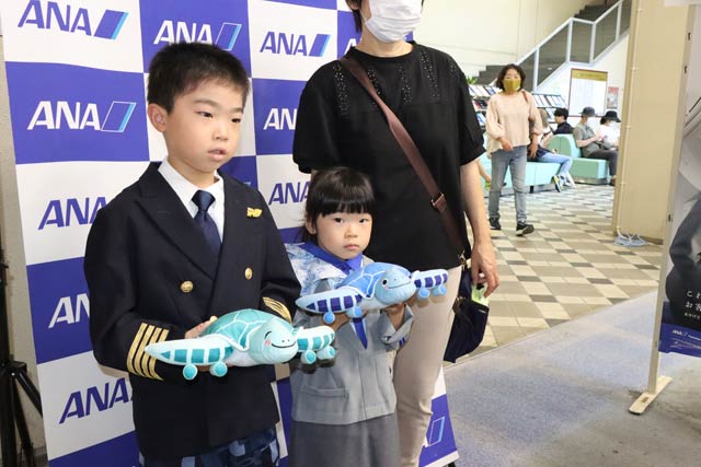 ANAの子ども制服着用と写真撮影