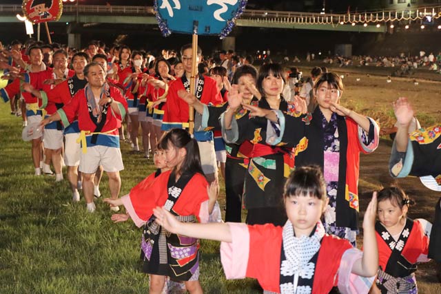 越後加茂川夏祭りの大盆踊り大会