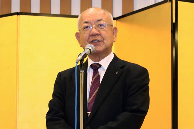 弥彦神社の渡部宮司
