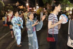 温泉客も一緒に岩室温泉まつり
