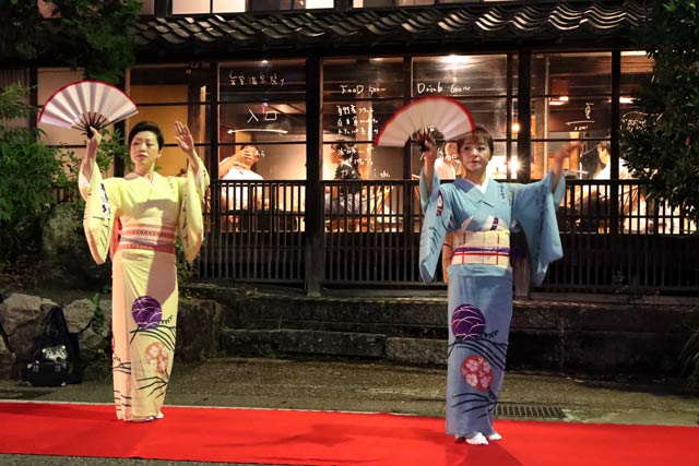 芸妓屋台踊り