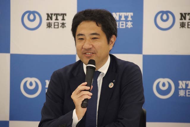 シャハリアル学長に共感したと話す徳山支店長