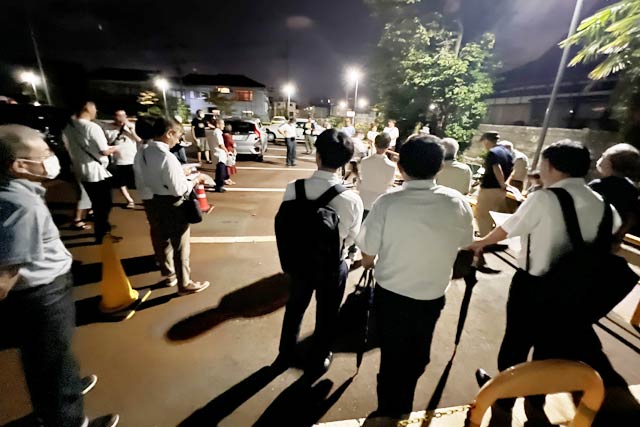 三条別院に集合